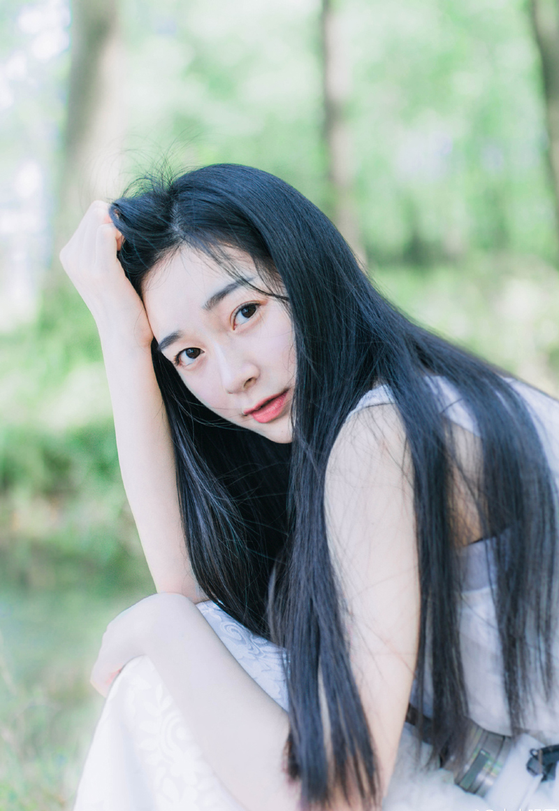 就大局上来说，马谡之前的想法与诸葛亮不谋而合，决胜于战场之外，庞统大军出征，成都内部必然空虚，如果能够在这个时候，说动成都世家倒戈，那就等于断了庞统后路，此战便可不战而胜。